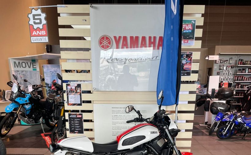 YAMAHA XSR 700 9