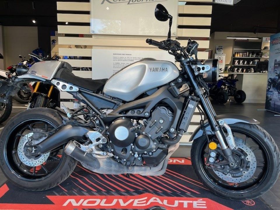 YAMAHA XSR 900 1