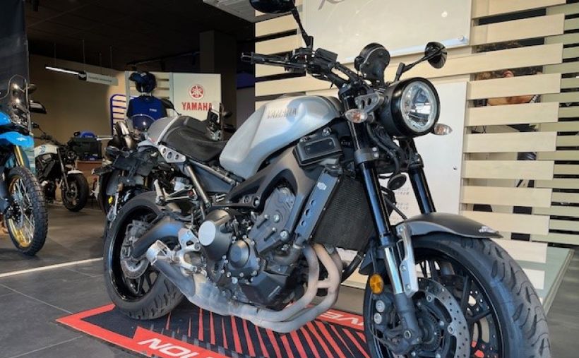 YAMAHA XSR 900 2