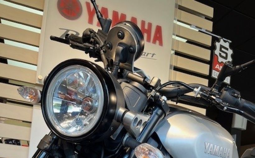 YAMAHA XSR 900 9