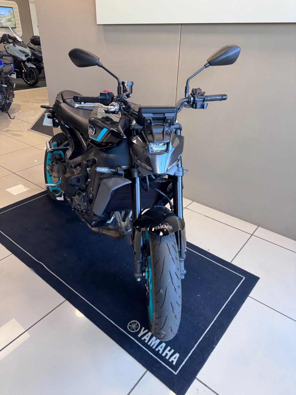 YAMAHA MT-09  Y-AMT 8