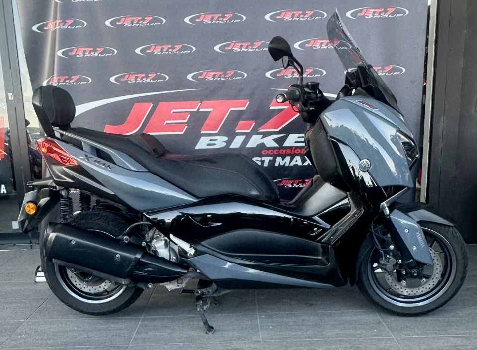 YAMAHA XMAX 300 Tech Max 0