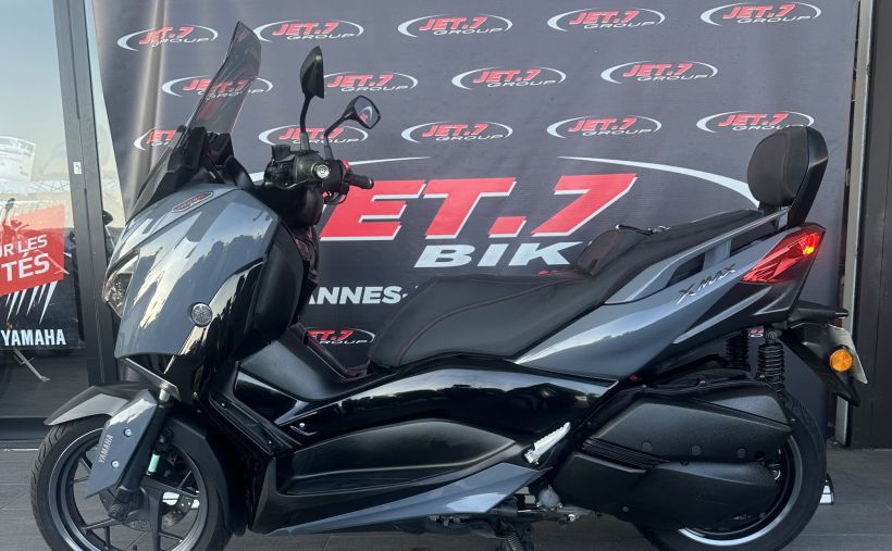 YAMAHA XMAX 300 Tech Max 1