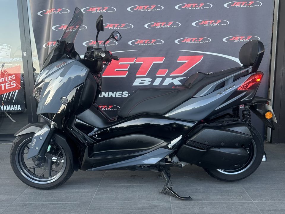 YAMAHA XMAX 300 Tech Max 1
