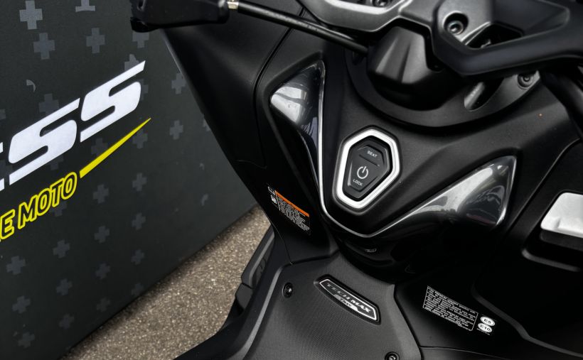 YAMAHA XP T-MAX 560 TECH MAX 7