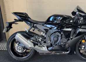 YAMAHA YZF 1000 R1 - 2024