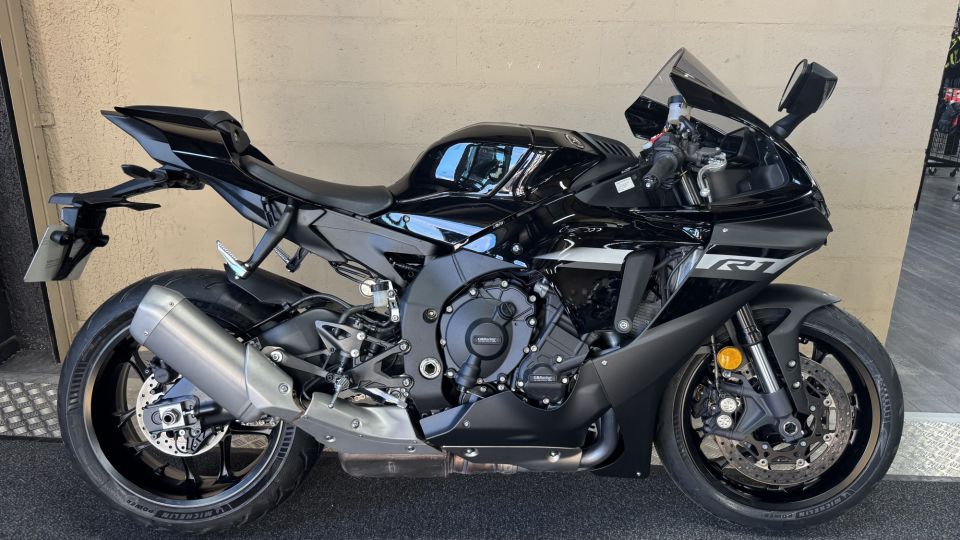 YAMAHA YZF 1000 R1 0