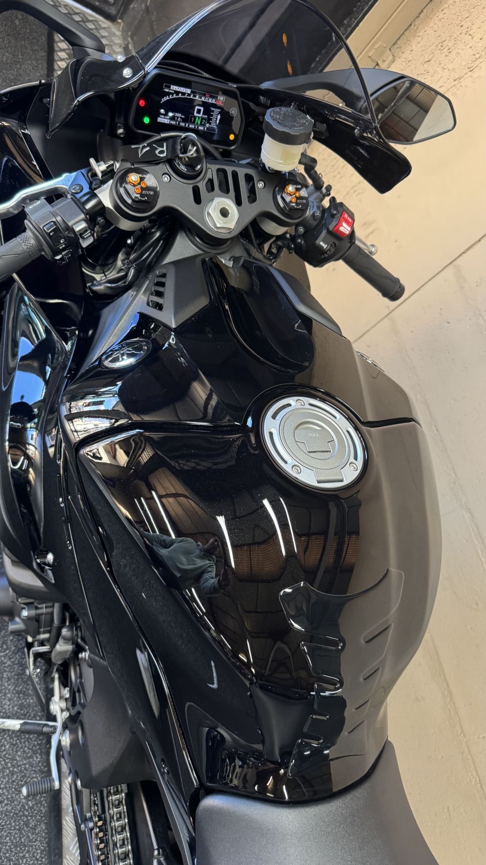 YAMAHA YZF 1000 R1 20