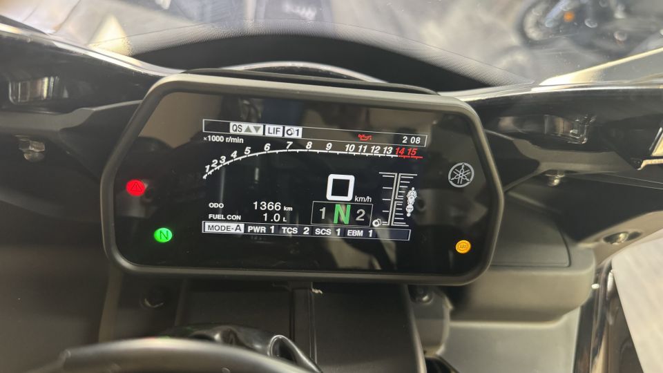 YAMAHA YZF 1000 R1 30
