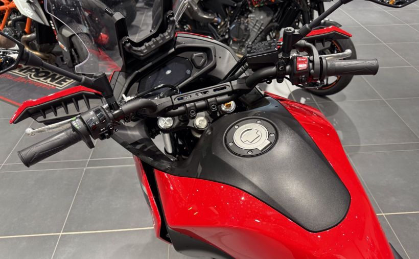 YAMAHA TRACER 7 2