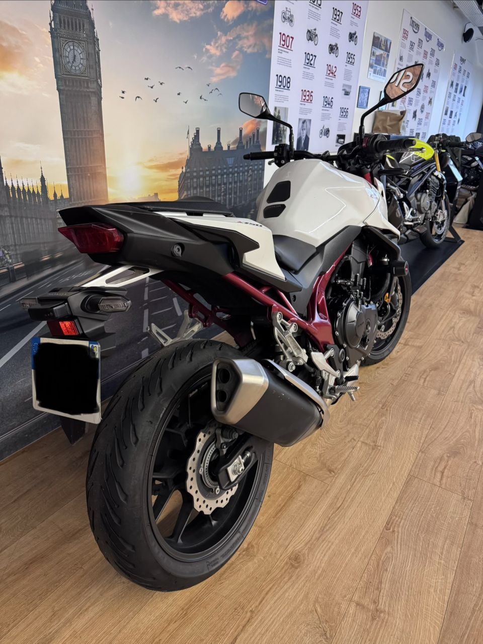 HONDA CB 750 HORNET 4