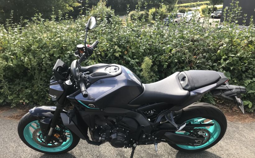 YAMAHA MT-09  Y-AMT 8