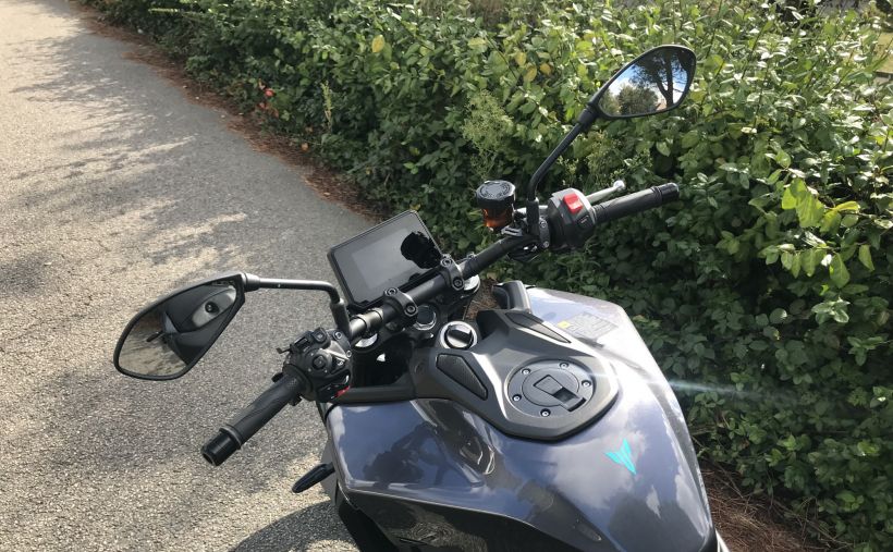 YAMAHA MT-09  Y-AMT 12