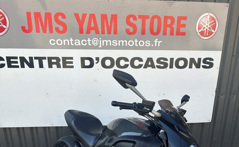 DUCATI DIAVEL CARBON 3