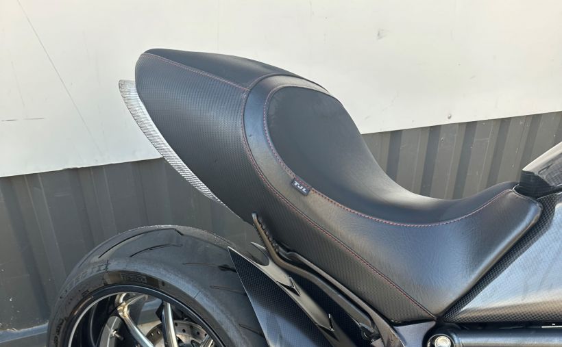 DUCATI DIAVEL CARBON 5
