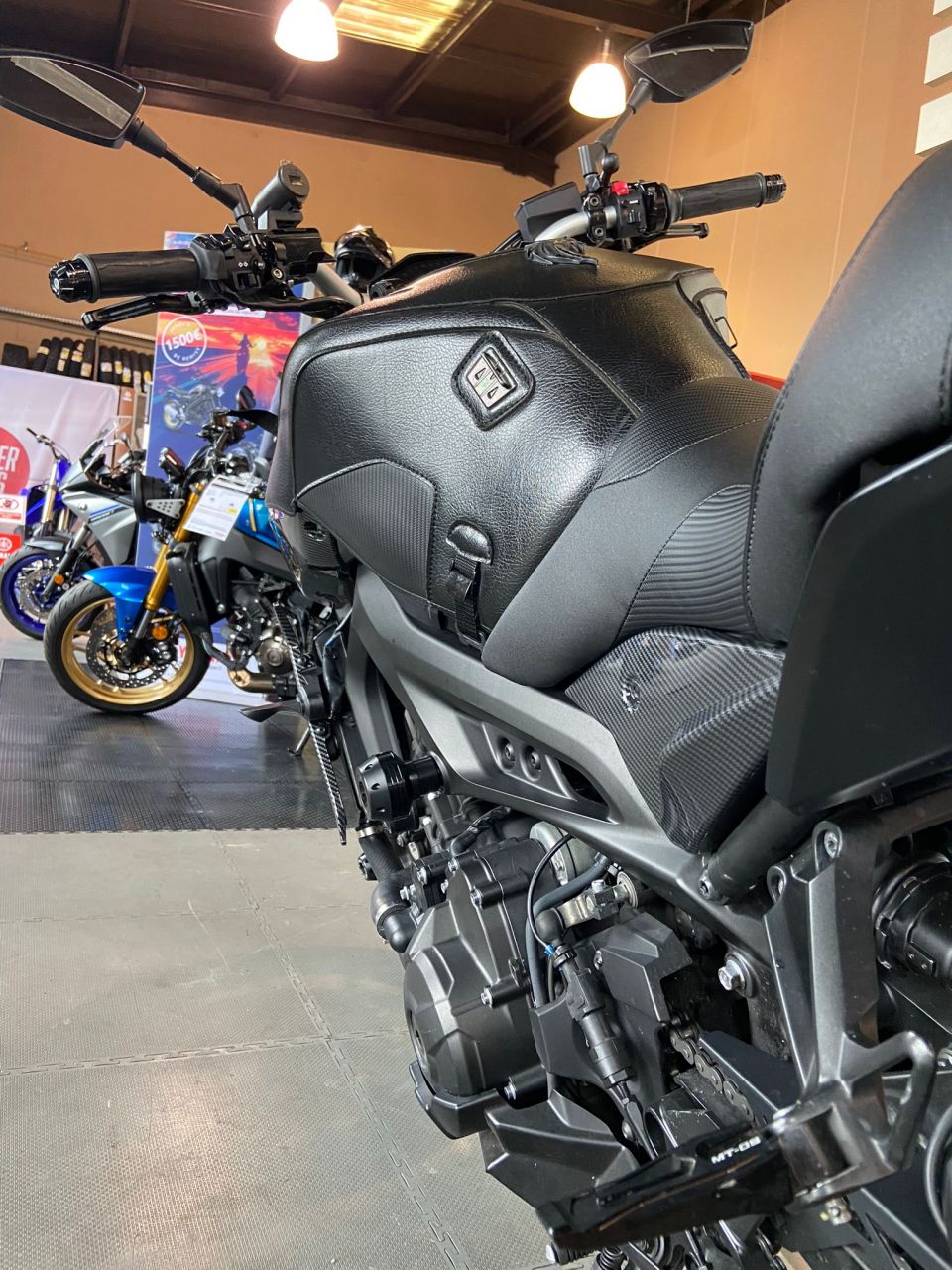 YAMAHA MT-09 3