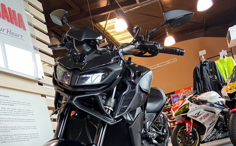 YAMAHA MT-09 8
