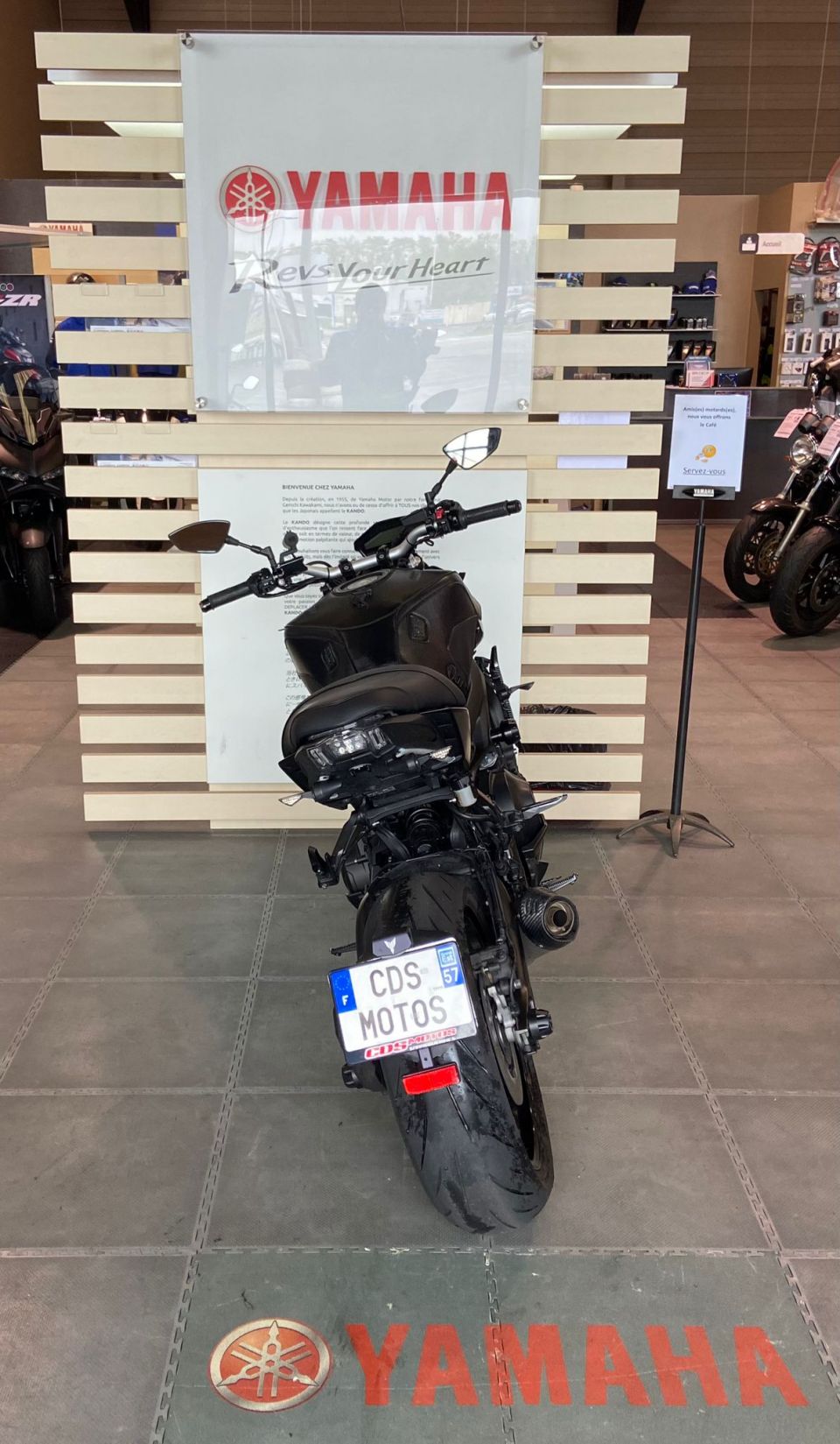 YAMAHA MT-09 12