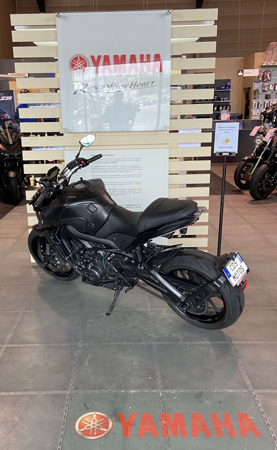 YAMAHA MT-09 14
