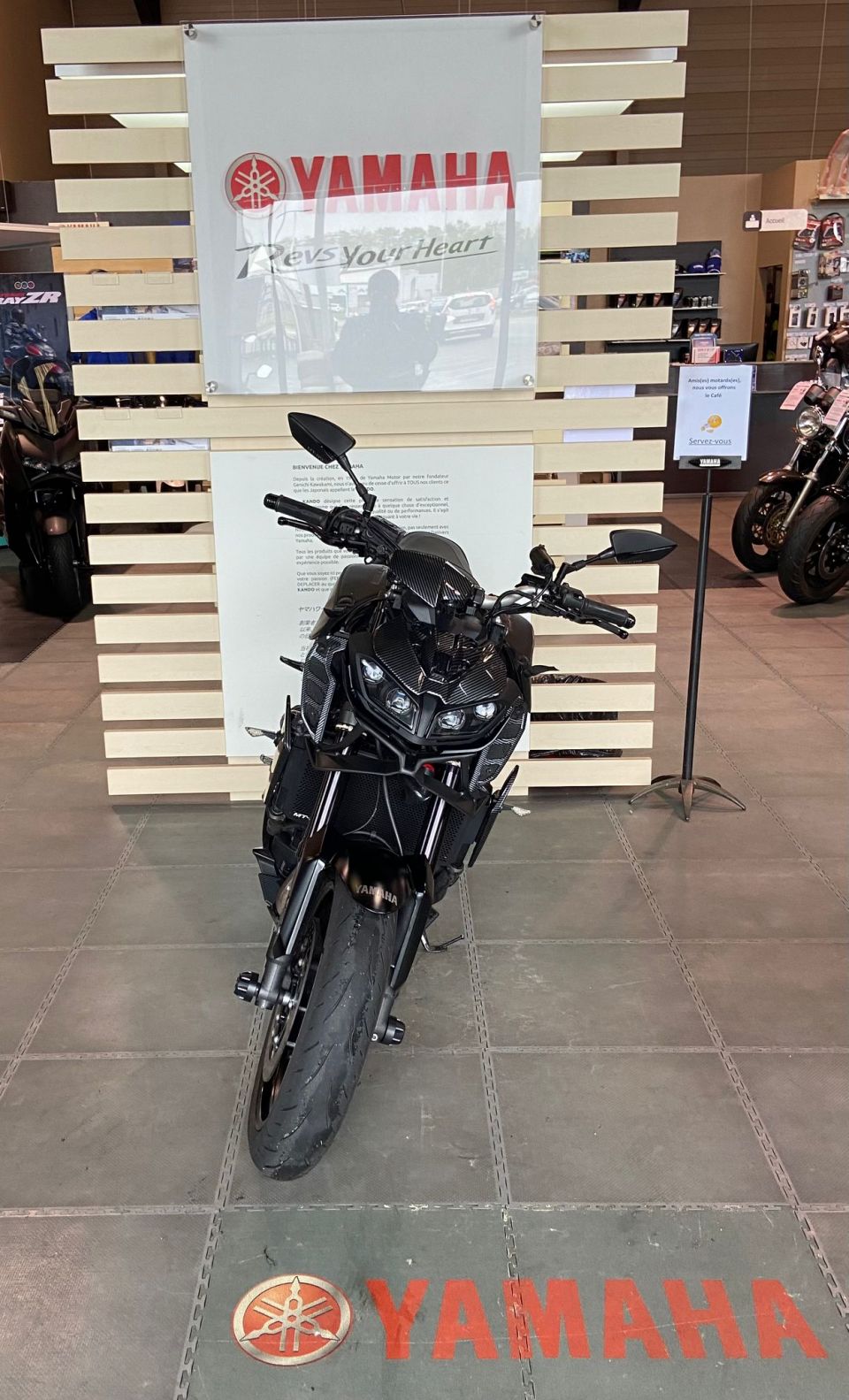 YAMAHA MT-09 15