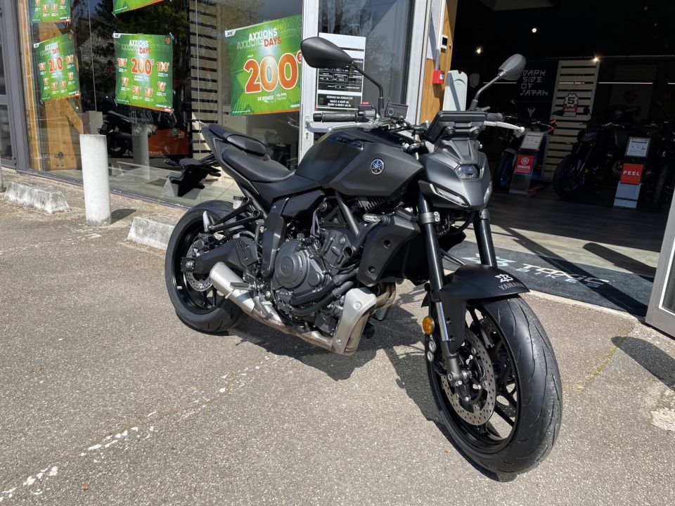 YAMAHA MT-07 1