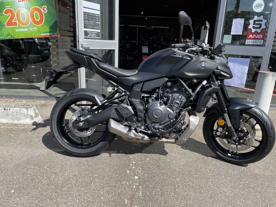 YAMAHA MT-07 0