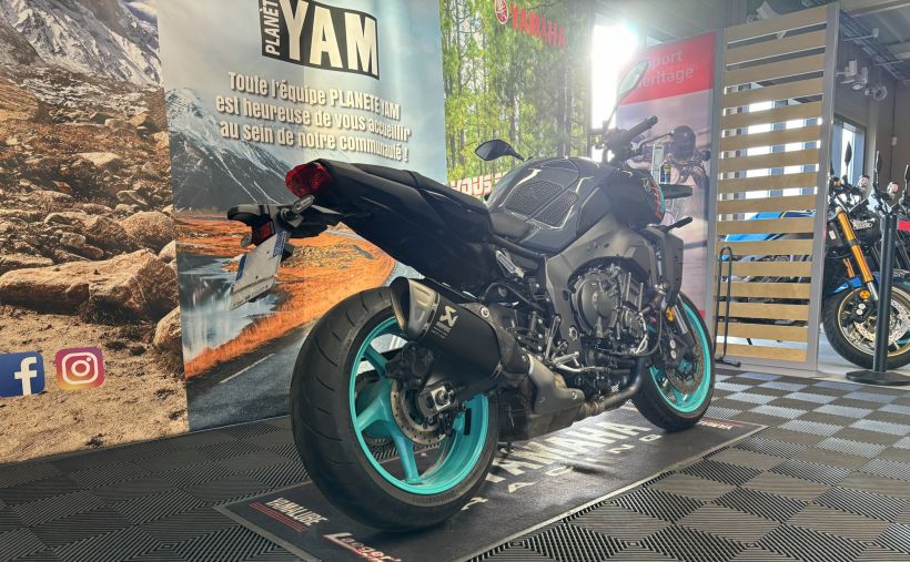 YAMAHA MT-10 2
