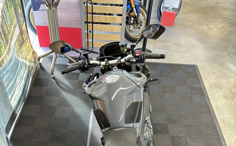 YAMAHA MT-10 4