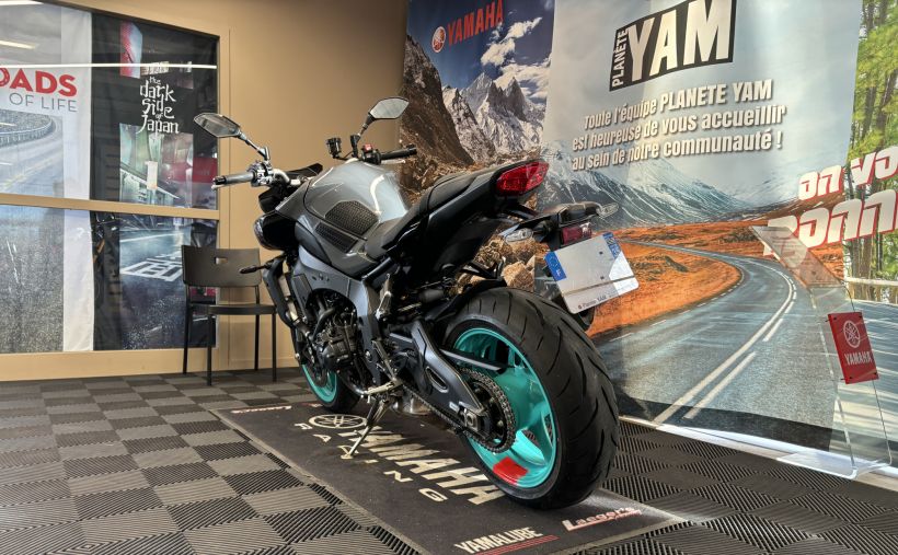 YAMAHA MT-10 7