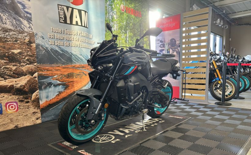 YAMAHA MT-10 6