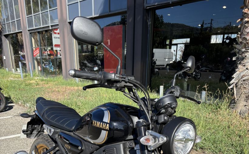 YAMAHA XSR 125 Legacy 1