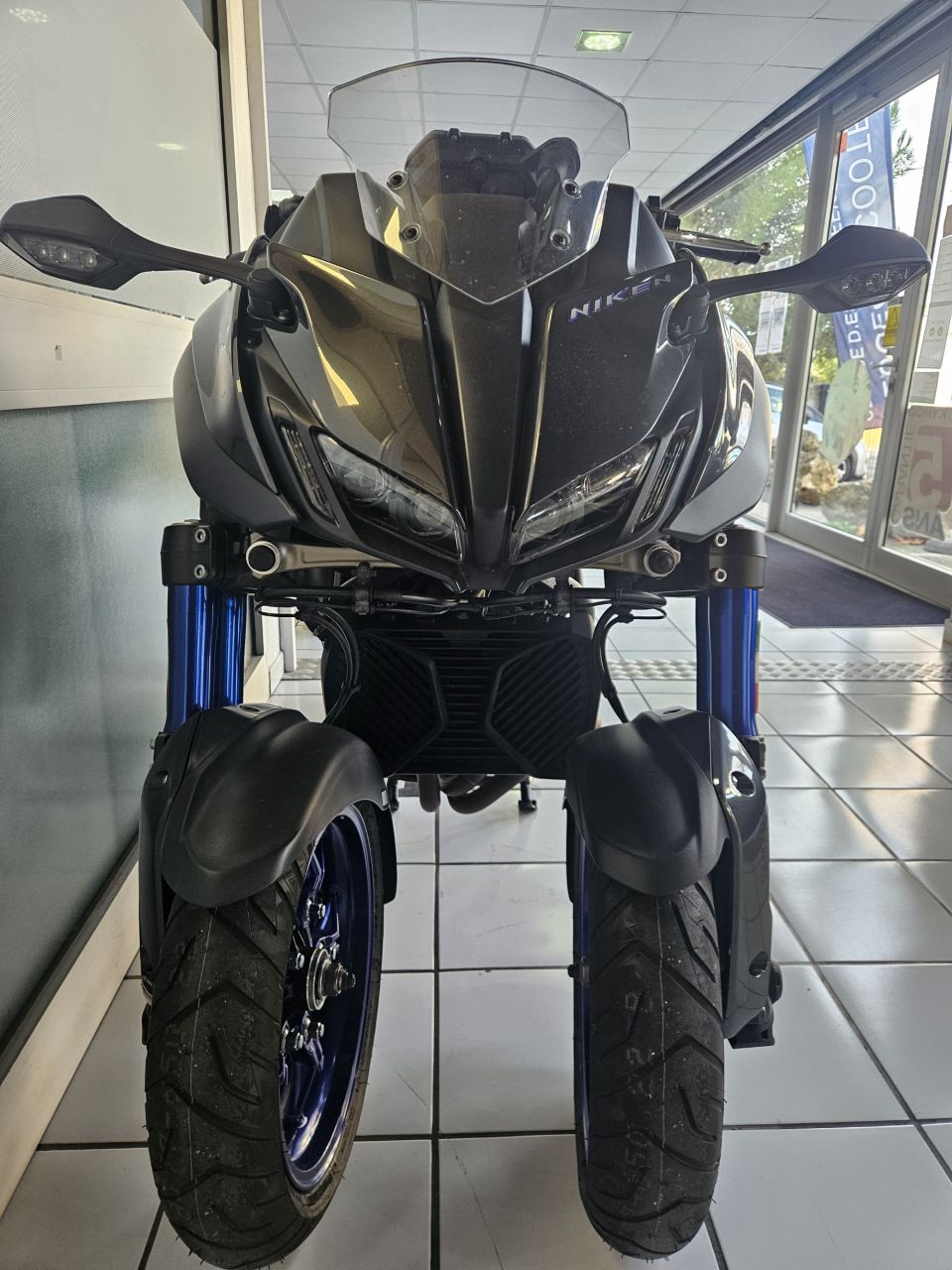 YAMAHA niken 850 0