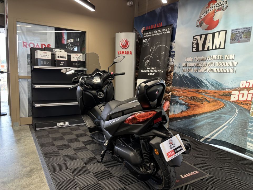 YAMAHA XMAX 125 6