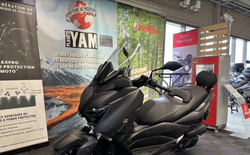 YAMAHA XMAX 125 7
