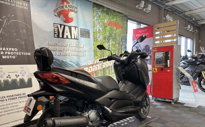 YAMAHA XMAX 125 2