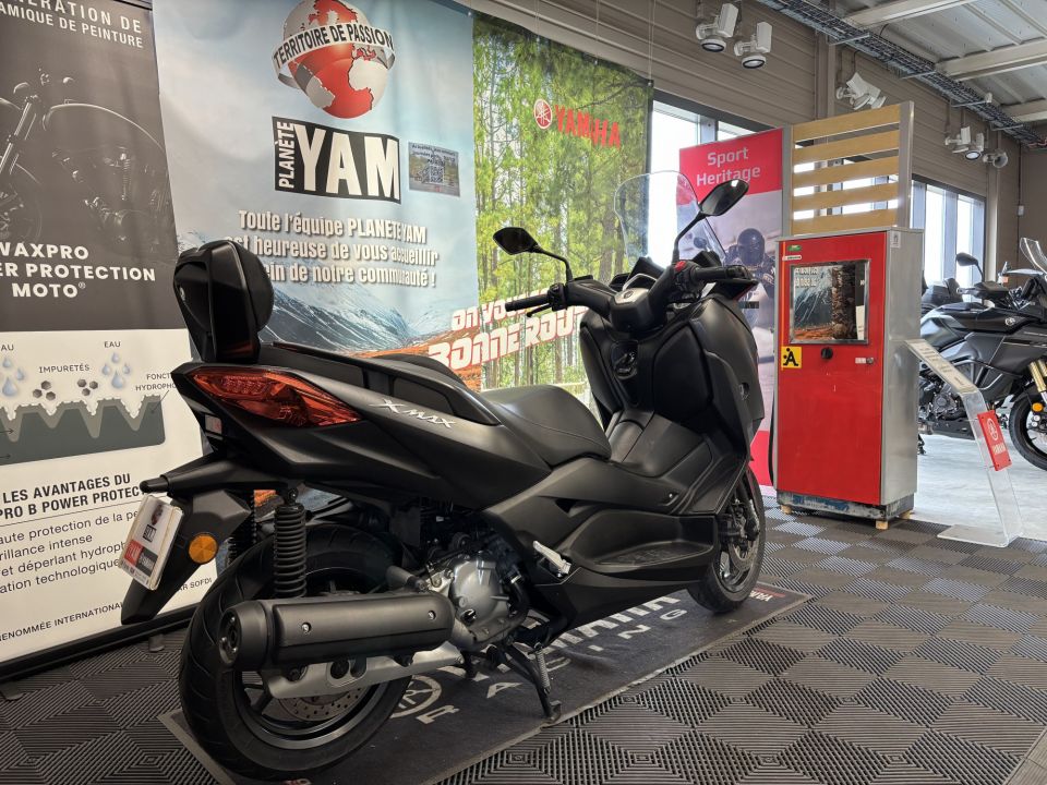 YAMAHA XMAX 125 2