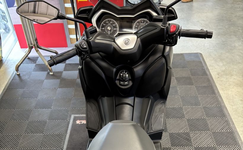 YAMAHA XMAX 125 4