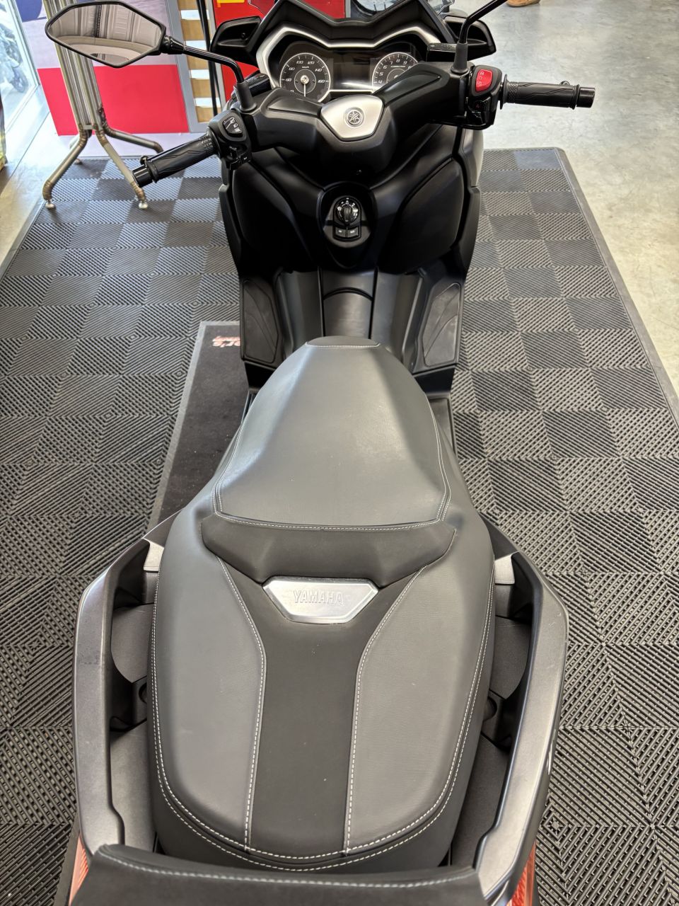 YAMAHA XMAX 125 4