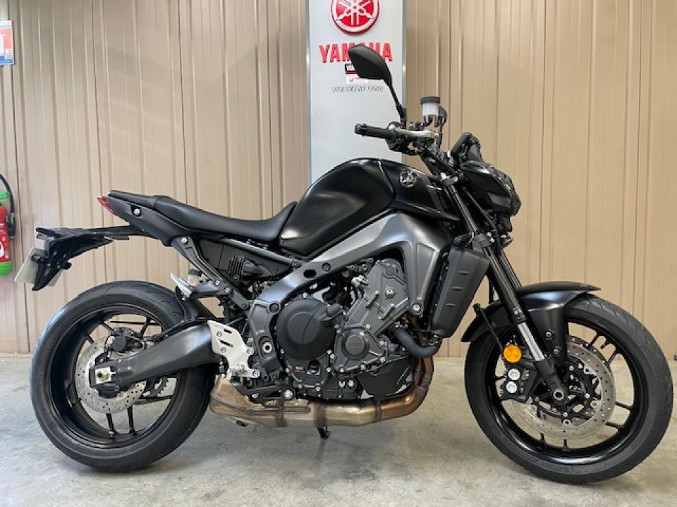 YAMAHA MT-09 1