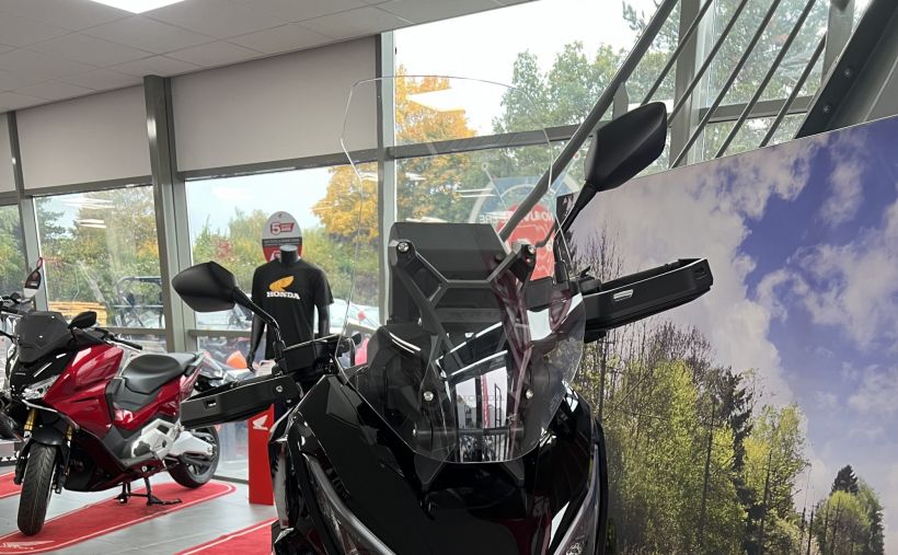 HONDA X-ADV 8