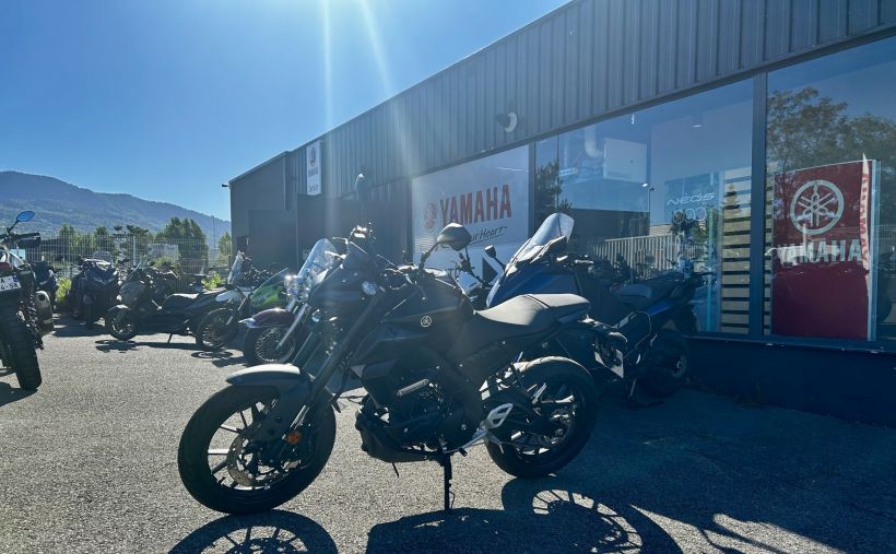 YAMAHA MT-125 1
