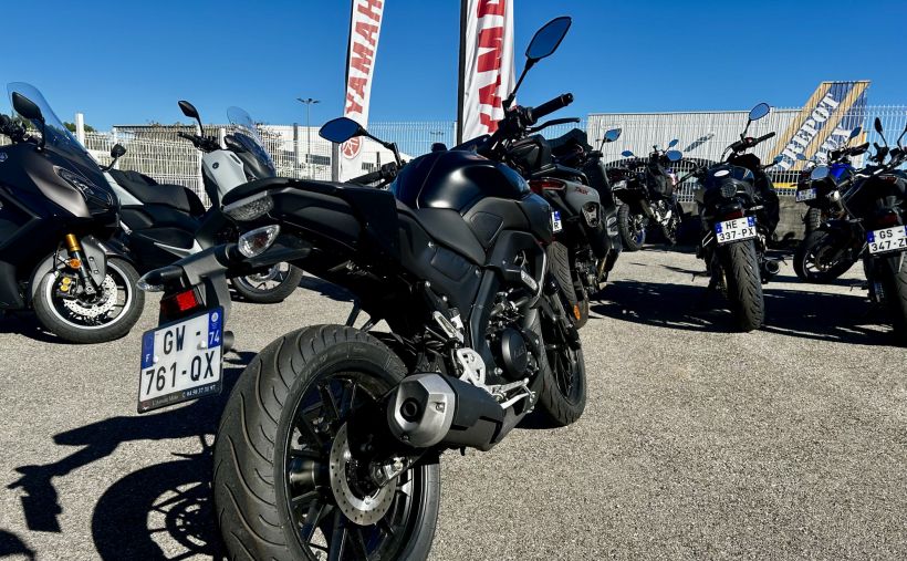 YAMAHA MT-125 3