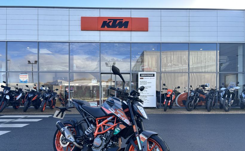KTM 125 DUKE ABS 26