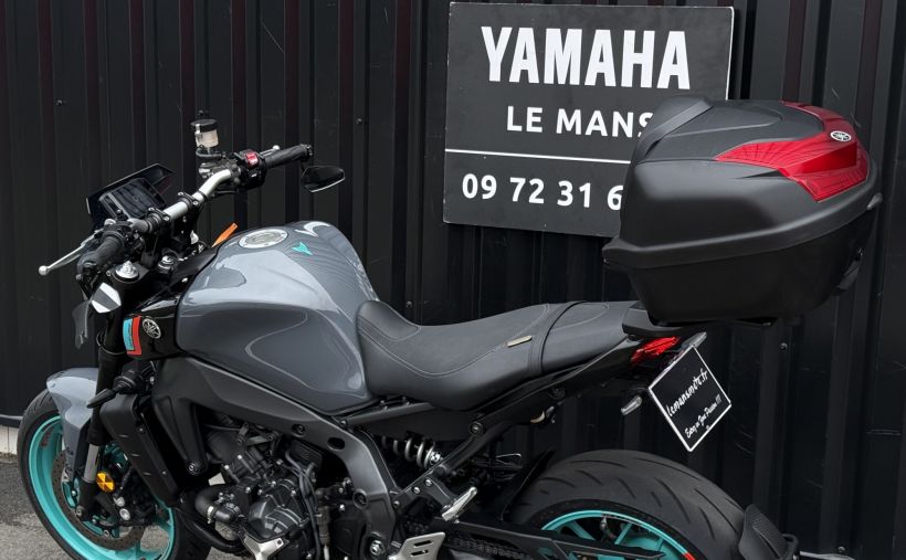 YAMAHA MT-09 5