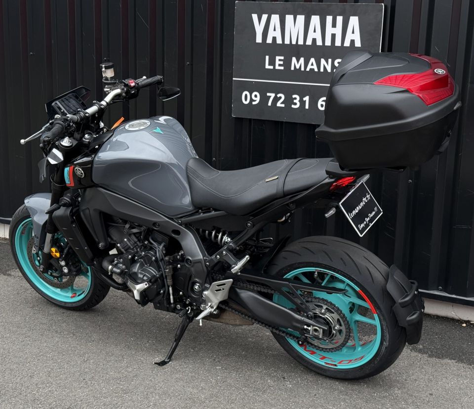 YAMAHA MT-09 25