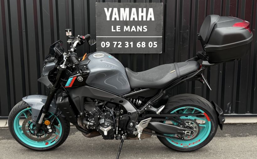 YAMAHA MT-09 3
