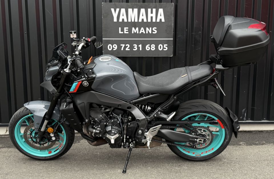 YAMAHA MT-09 15