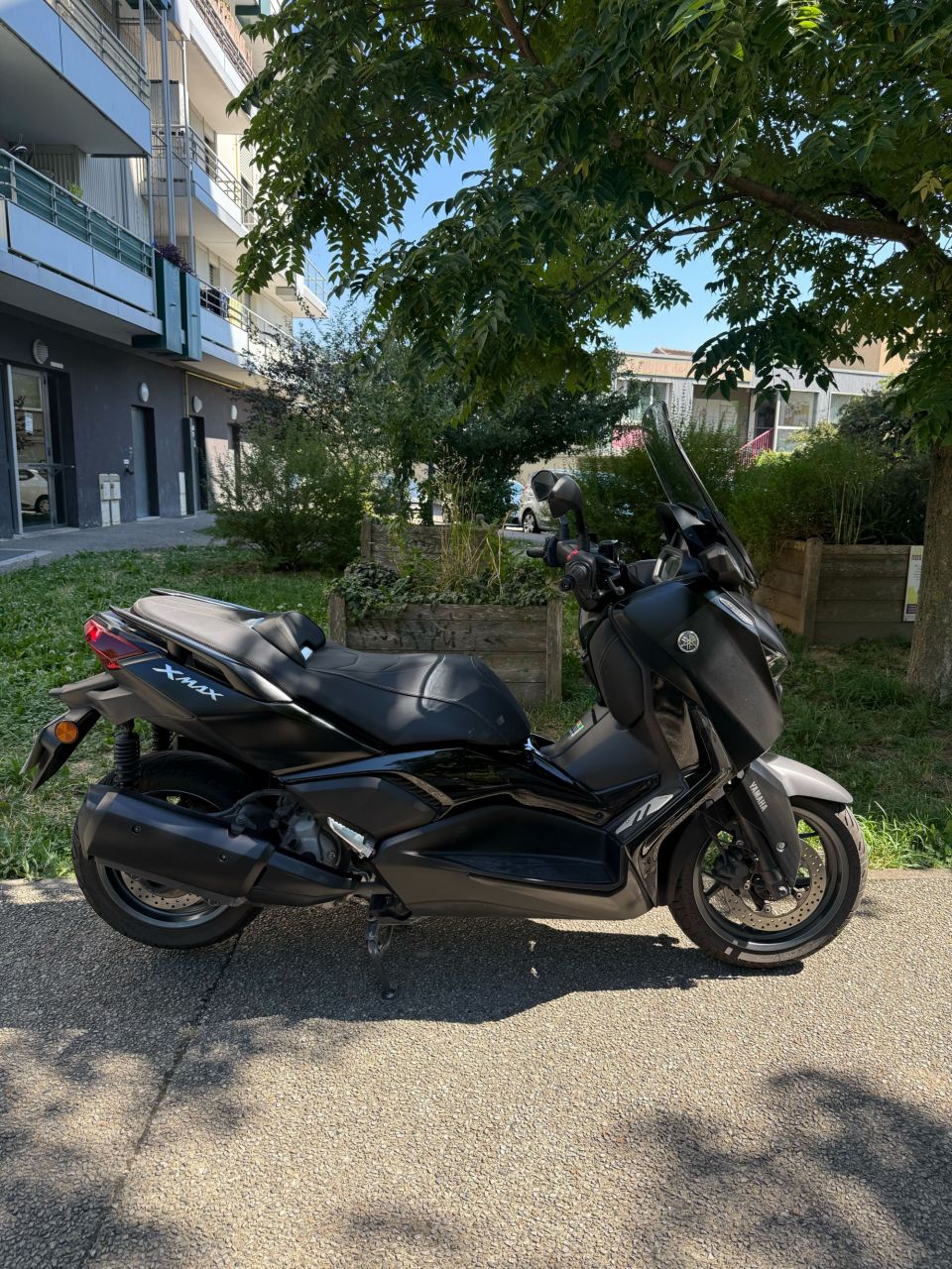 YAMAHA XMAX 300 Tech Max 1