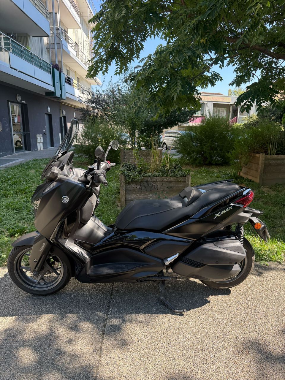 YAMAHA XMAX 300 Tech Max 4
