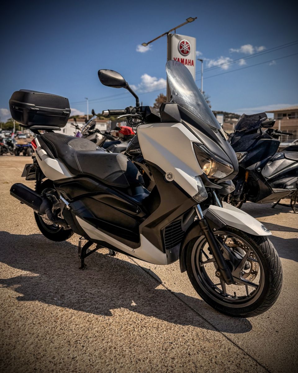YAMAHA XMAX 125 1